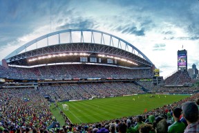 天博官方入口-库里迎来五赛季出色发挥，TES观众热烈欢呼！比赛高潮迭起